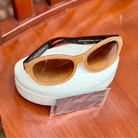 Coach Giselle Sunglasses - L928 - Picture 6 of 11